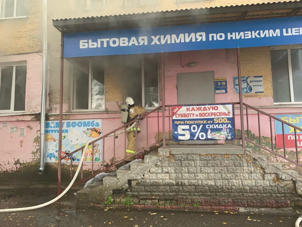 В Коврове горит дом № 10 на ул. Социалистической