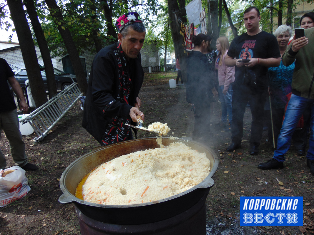 Чак-чак, пахлава, чепалгаш: Чем еще кормил ковровчан Национальный квартал? Чак-чак, пахлава, чепалгаш: Чем еще кормил ковровчан Национальный квартал?