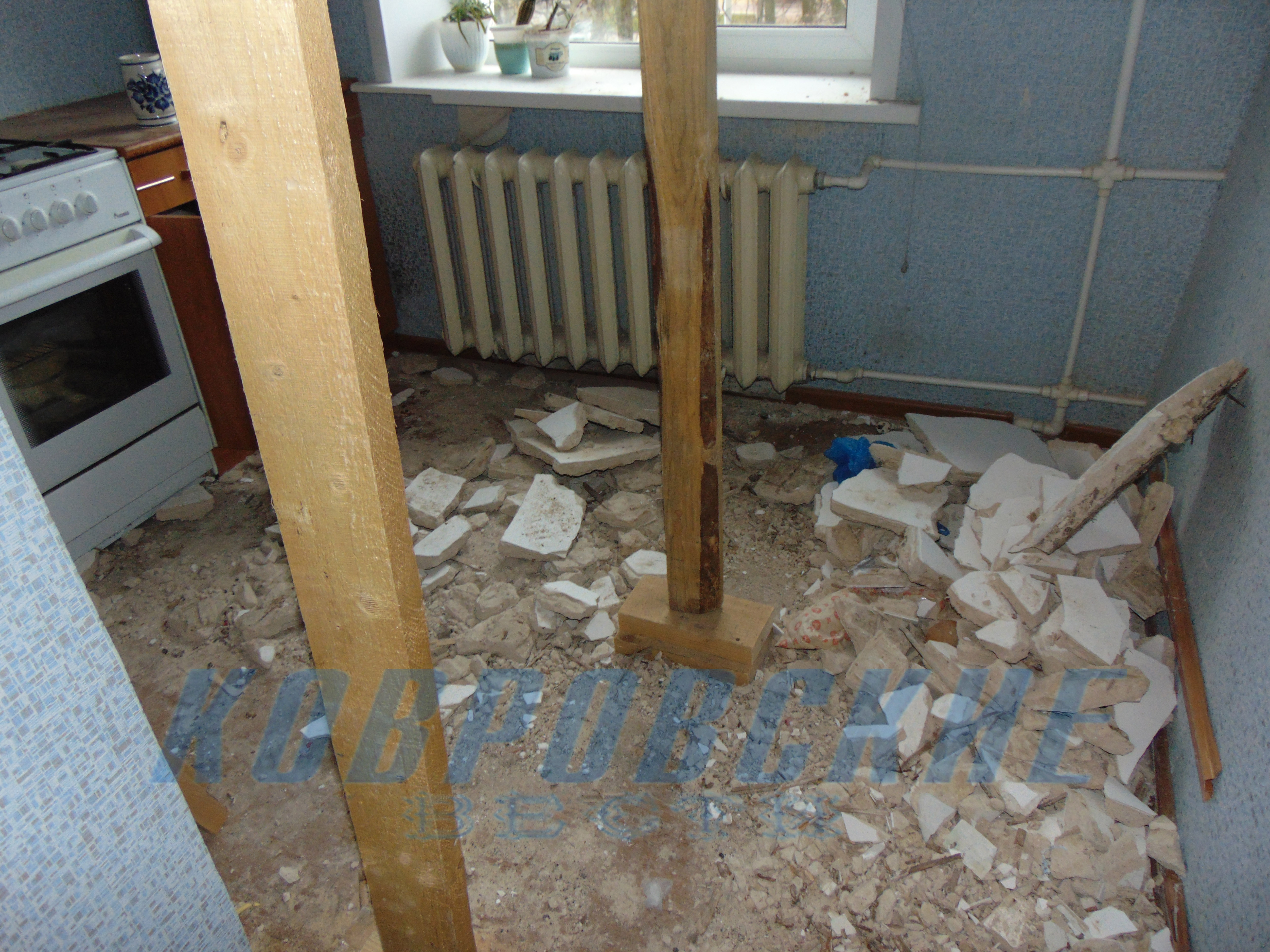 В Коврове в квартире дома обрушился потолок